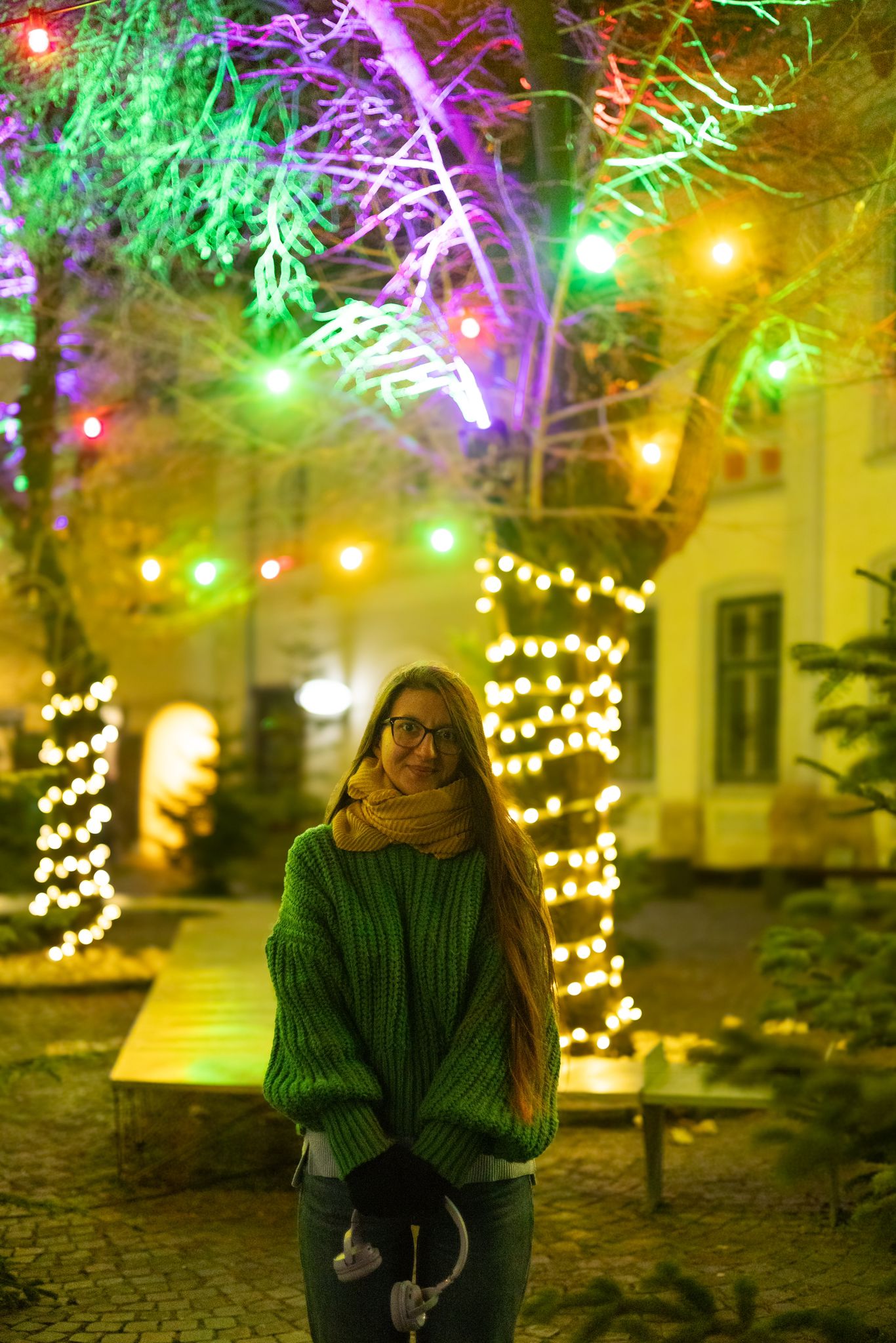 Ferestre din Sibiu: O ingineră în industria alimentară a creat un proiect prin care surprinde în fotografii frumusețea ferestrelor din Sibiu. „Fereastra unei case este, fără să ne dăm seama, o oglindă a celor care trăiesc înăuntru”