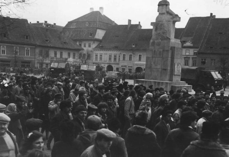 Decembrie '89. Mircea Bozan despre zilele de 21 și 22 decembrie: „Sibiul nu mai putea fi întors din drumul său spre libertate decât prin baie de sânge”