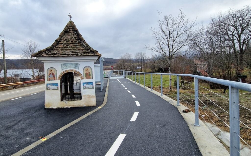 troita-pista-de-biciclete-cfmz