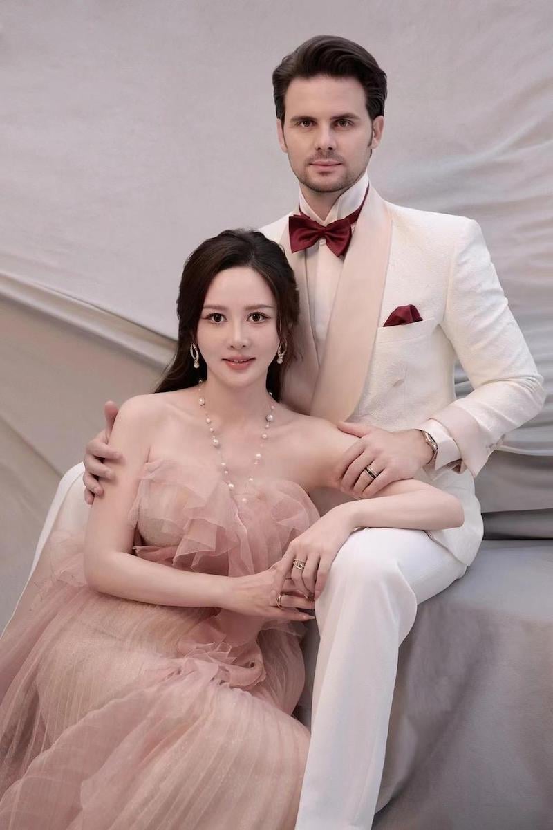 După ce a lucrat ca model pentru brand-uri precum Burberry și Giorgio Armani, un sibian a devenit celebru în China: Când am plecat, nu voiam să mă întorc acasă cu coada între picioare, voiam să reușesc