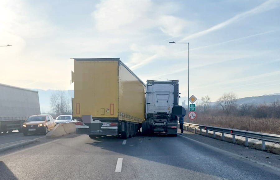 autostrada-blocata-foto-ipj-fkk9