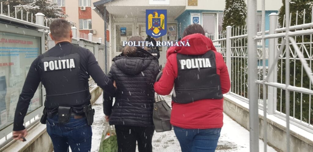 contabila-arestata-preventiv-foto-politie-hyyr