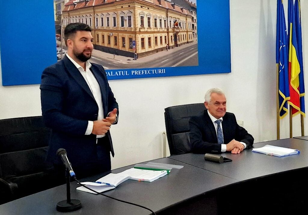 Florian Giubega, anunțat drept viitor prefect, și Mircea Crețu. Foto: Instituția Prefectului