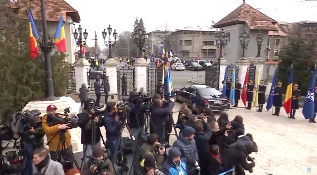 iohannis-pleaca-cotroceni-n52u