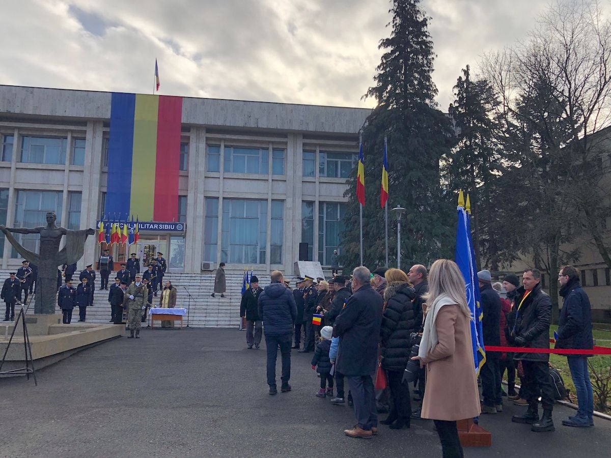 „Minim patriotism”. Primarul Fodor explică alocarea a 8,5 milioane de lei pentru refacerea piațetei Cercului Militar. USR s-a împotrivit: „Este excesiv de costisitor”