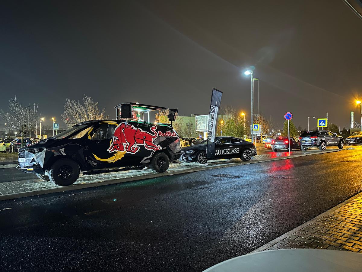 Aeroportul Sibiu a avut puls vibrant timp de șapte ore. Party epic printre câini politiști și brigada antitero