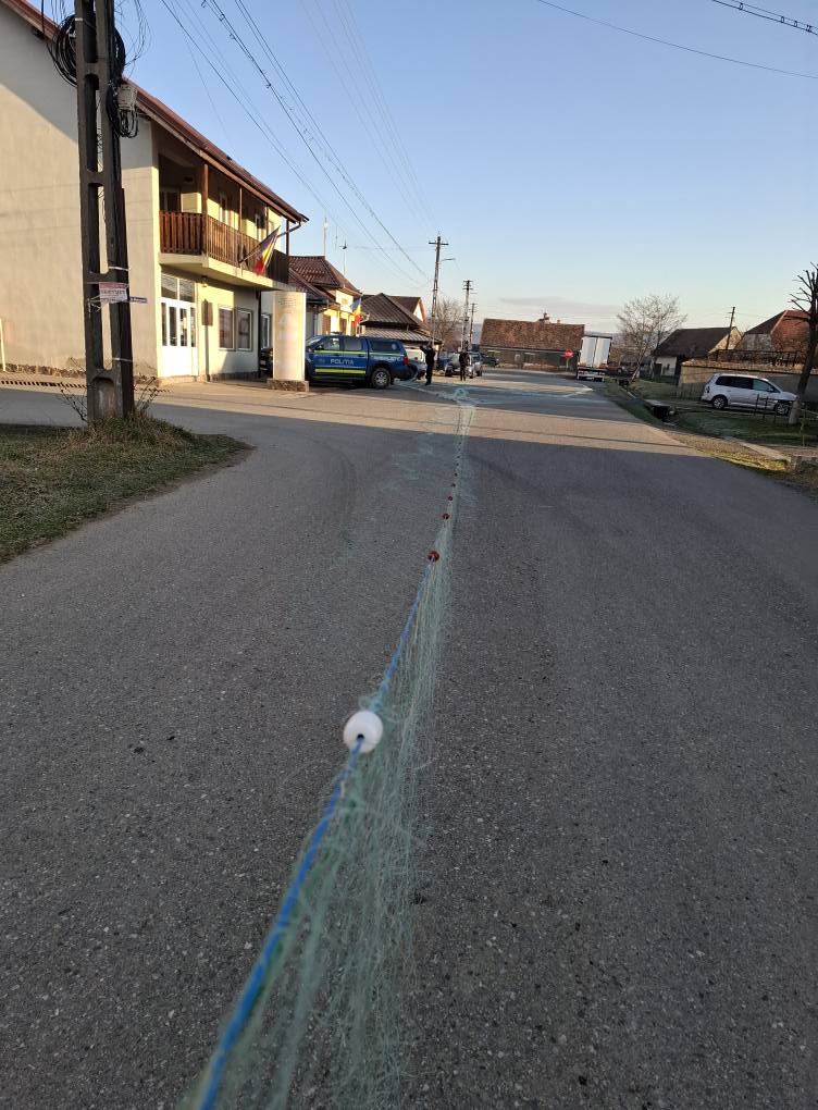 Un braconier a rămas fără barcă și unelte după ce au fost confiscate de polițiștii sibieni. Bărbatul s-a ales cu dosar penal