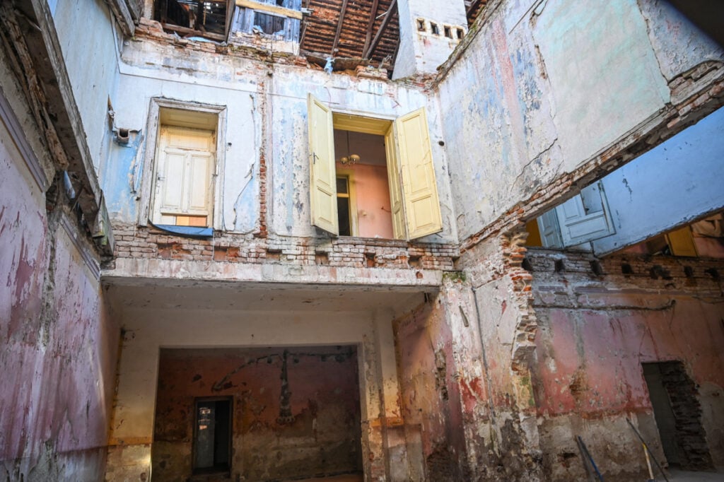 casa-mitropoliei-7-z8nv