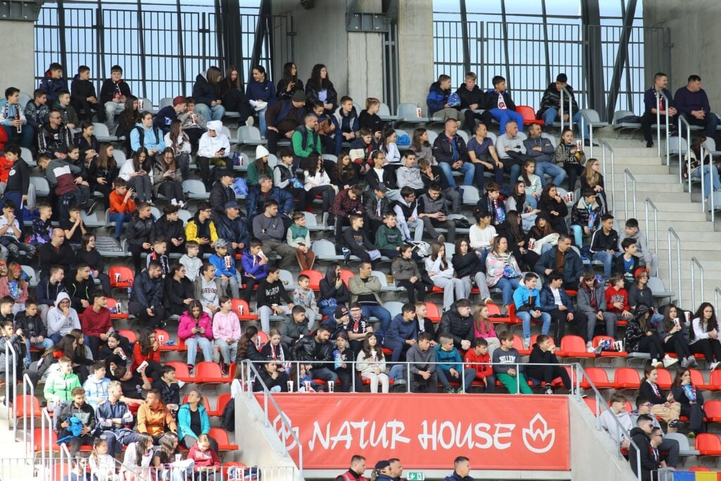 copii-tribune-hermannstadt-hbw2