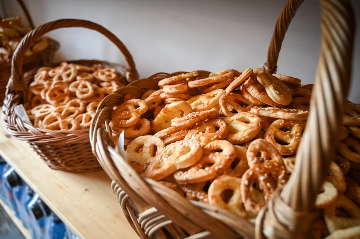 La 71 de ani, o sibiancă și-a deschis afacere împreună cu fiul ei. „Ne completăm unul pe celălalt. Claudiu are mai multe idei, fiind din altă generație”