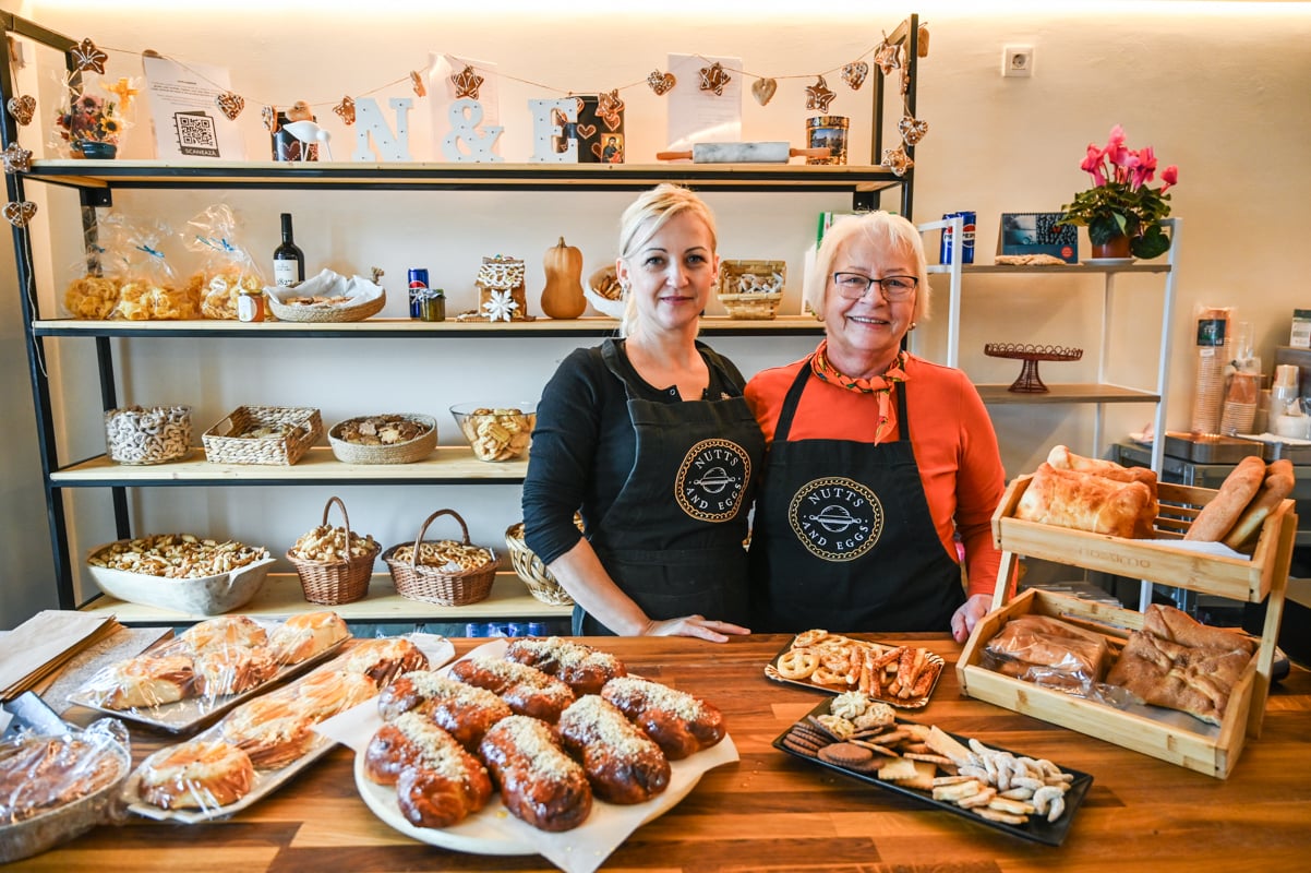 La 71 de ani, o sibiancă și-a deschis afacere împreună cu fiul ei. „Ne completăm unul pe celălalt. Claudiu are mai multe idei, fiind din altă generație”