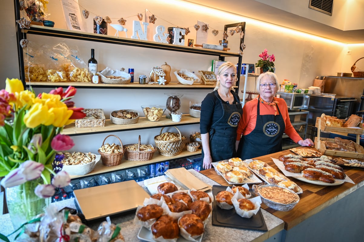 La 71 de ani, o sibiancă și-a deschis afacere împreună cu fiul ei. „Ne completăm unul pe celălalt. Claudiu are mai multe idei, fiind din altă generație”