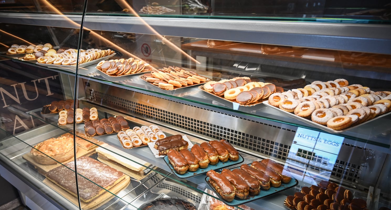 La 71 de ani, o sibiancă și-a deschis afacere împreună cu fiul ei. „Ne completăm unul pe celălalt. Claudiu are mai multe idei, fiind din altă generație”