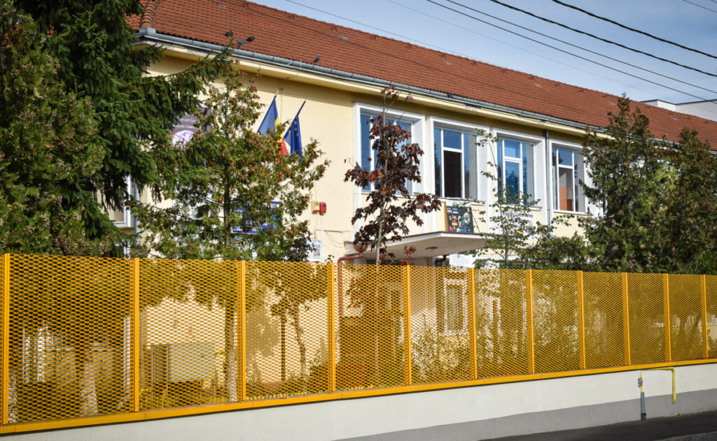 scoala-i-l-caragiale-1-z2on