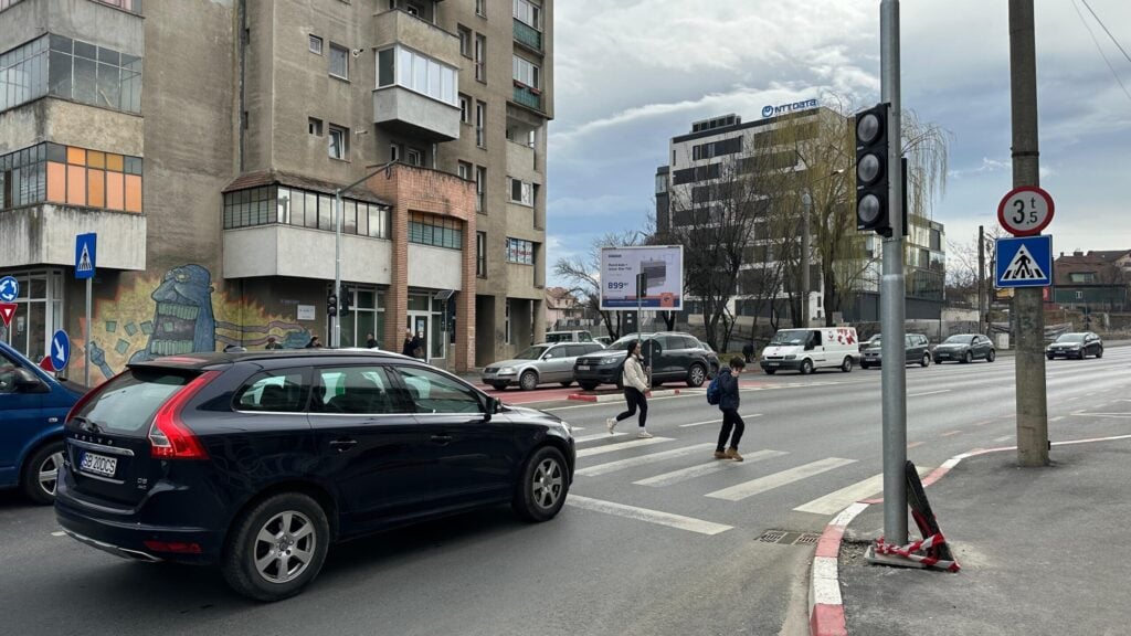 semafor-giratoriu-vhtc