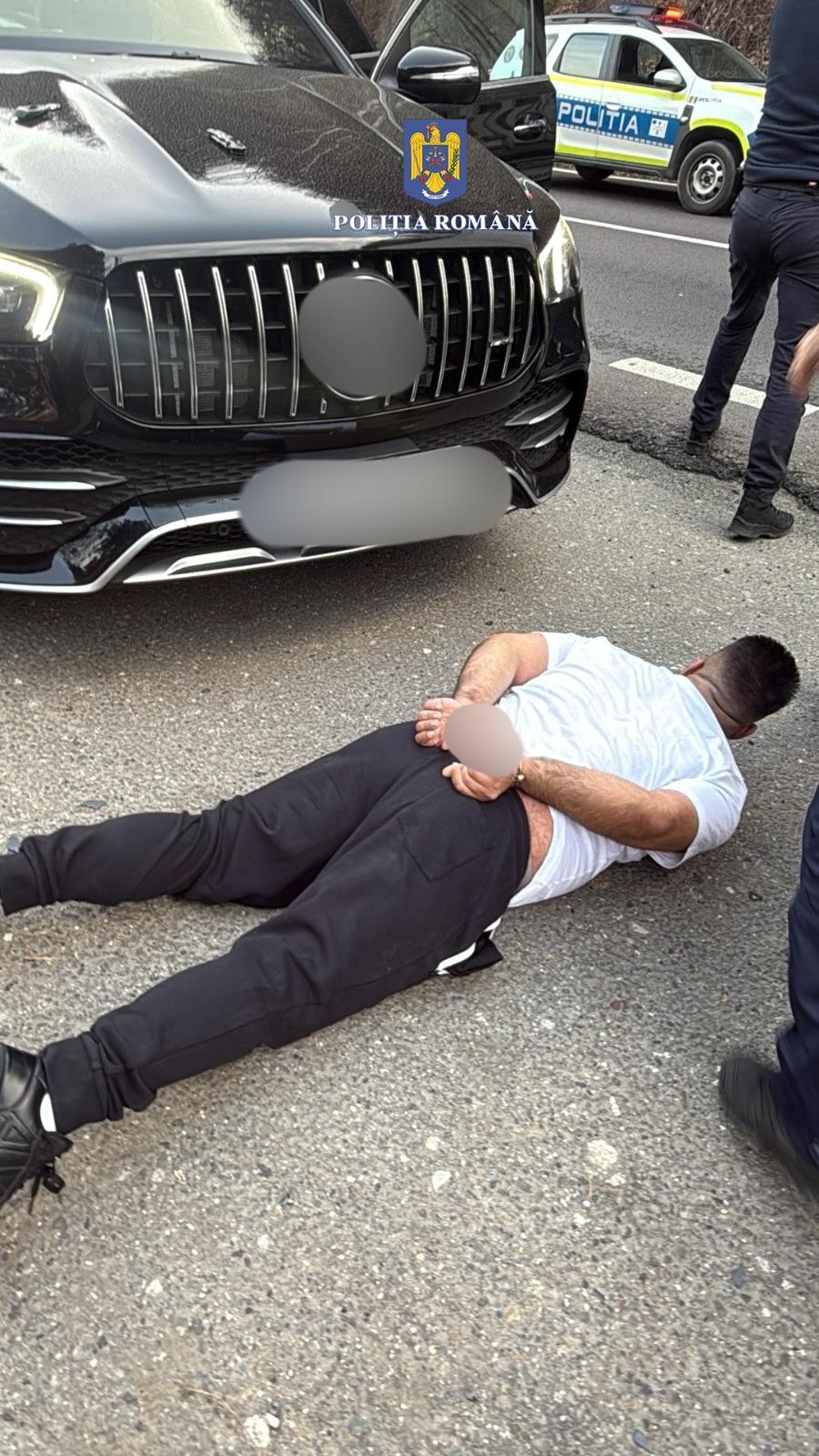 Actualizare. Șoferul oprit pe Valea Oltului după o urmărire în trafic este sibian. Are 26 de ani