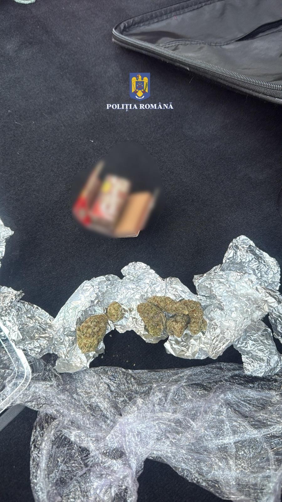 Actualizare. Șoferul oprit pe Valea Oltului după o urmărire în trafic este sibian. Are 26 de ani