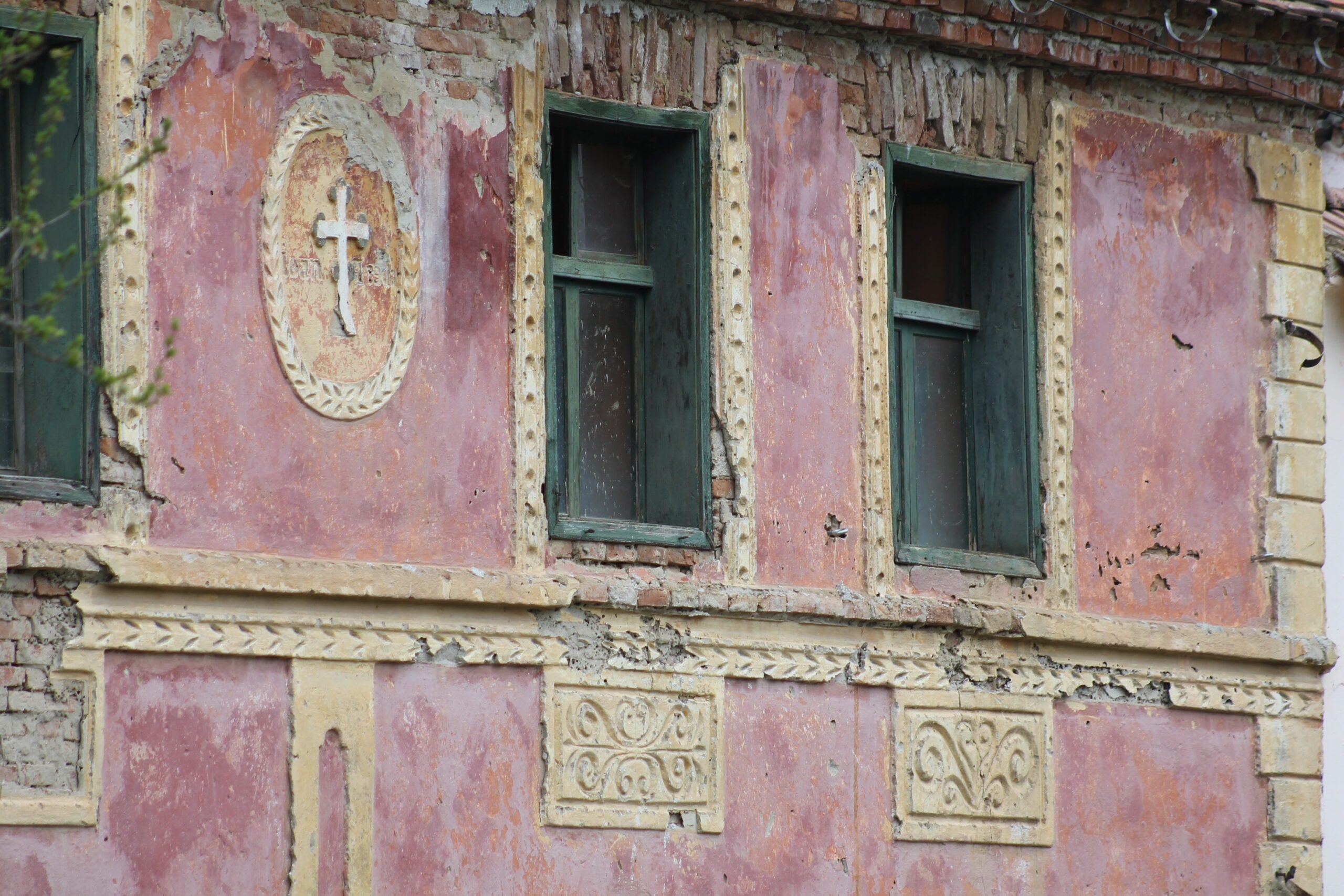 Un olandez, voluntar pentru monumente istorice din țară: „România, te iubesc așa cum ești!” Mesajul său pentru români: „O schimbare trebuie să înceapă de la noi. Nu putem să așteptăm totul de la guvern”