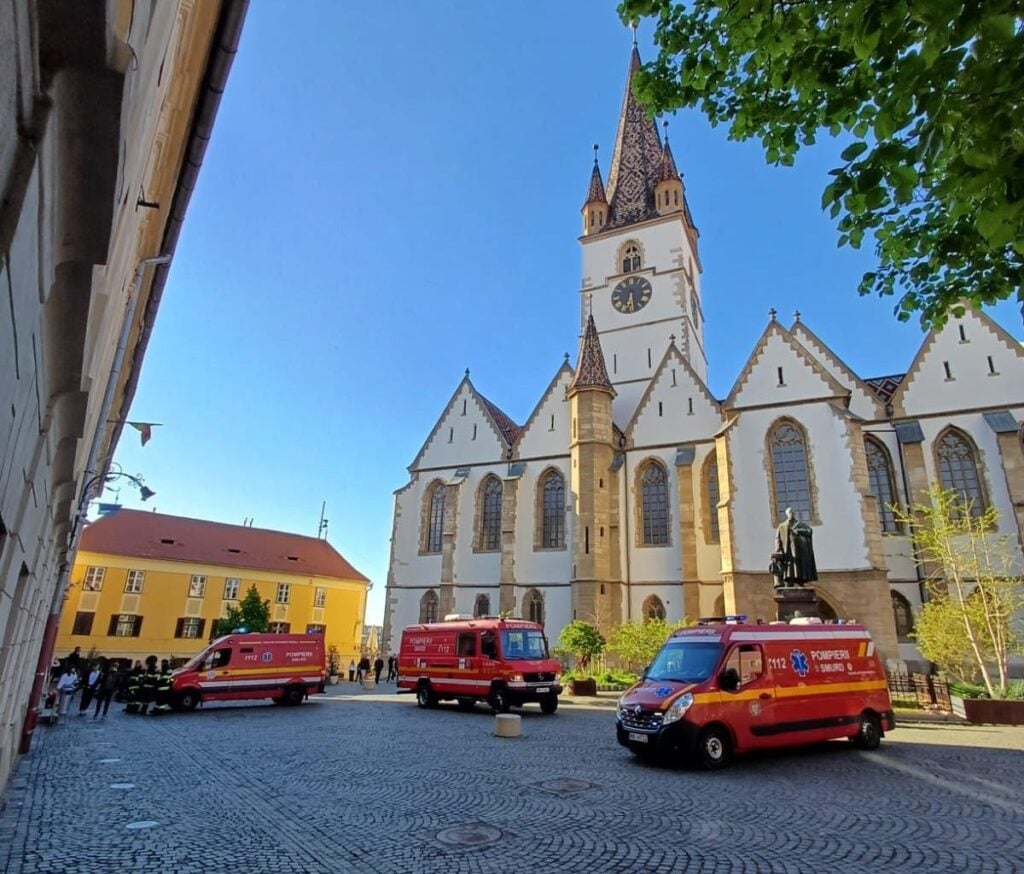 isu-smurd-la-bruk-d66h