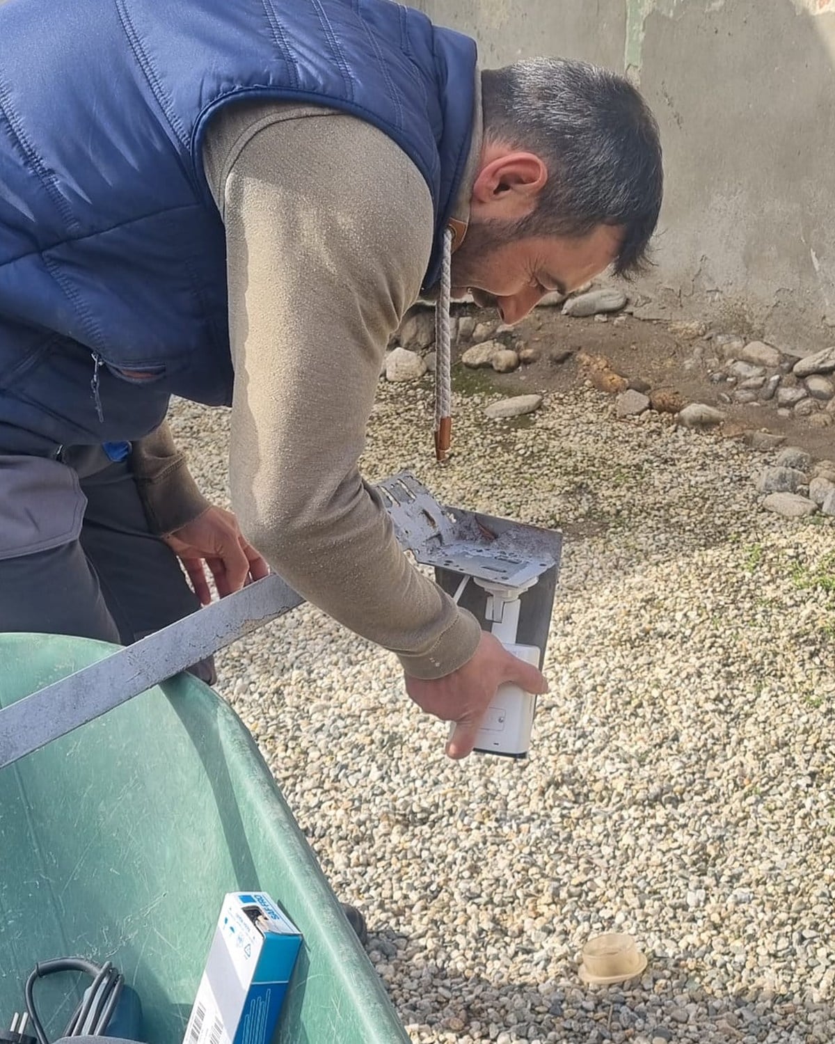 Prietenii Berzelor din Cristian au montat o cameră video prin care oamenii vor putea urmări activitatea berzelor. „Ne va oferi imagini incredibile din viața acestora”