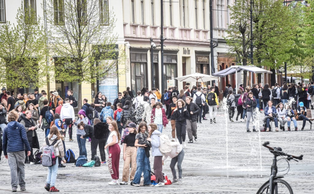 sibiu-piata-mare-copii-elevi-scoala-altfel-2-vgrd