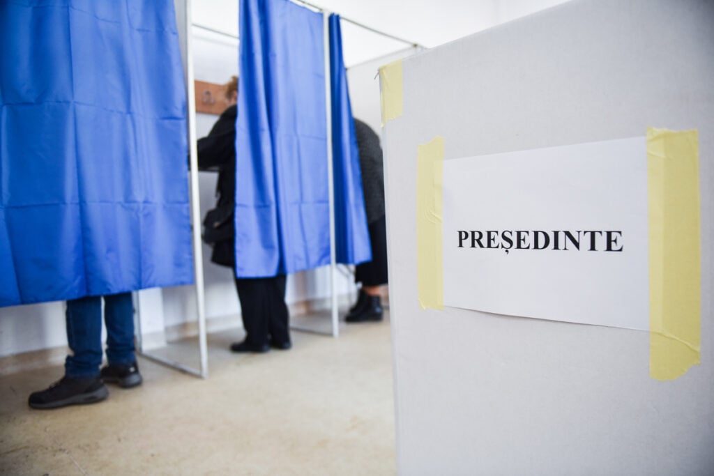 alegeri-alegeri-prezidentiale-alegeri-presedinte-vot-sectie-votare-presedinte-29-mw9o
