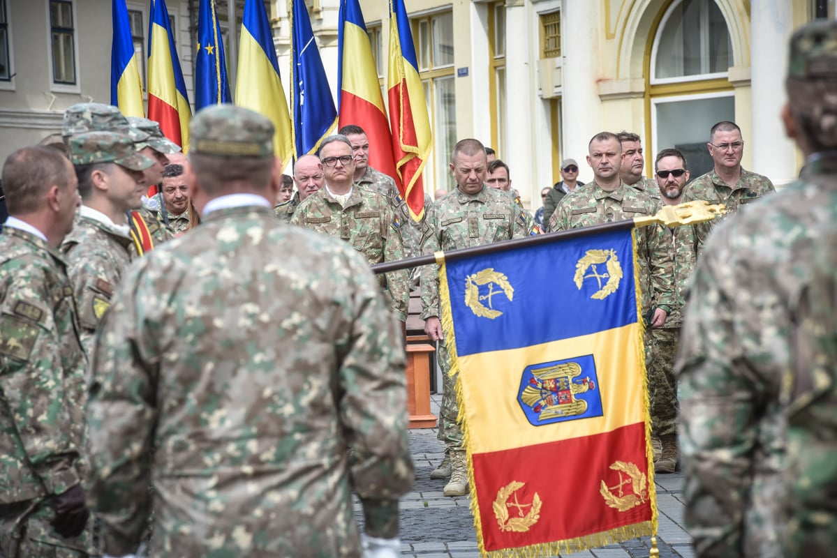 Spitalul Militar din Sibiu a primit Drapelul de Luptă, la 106 ani de la preluarea lui de către România. Deviza spitalului: „Sănătatea pacientului e legea supremă”