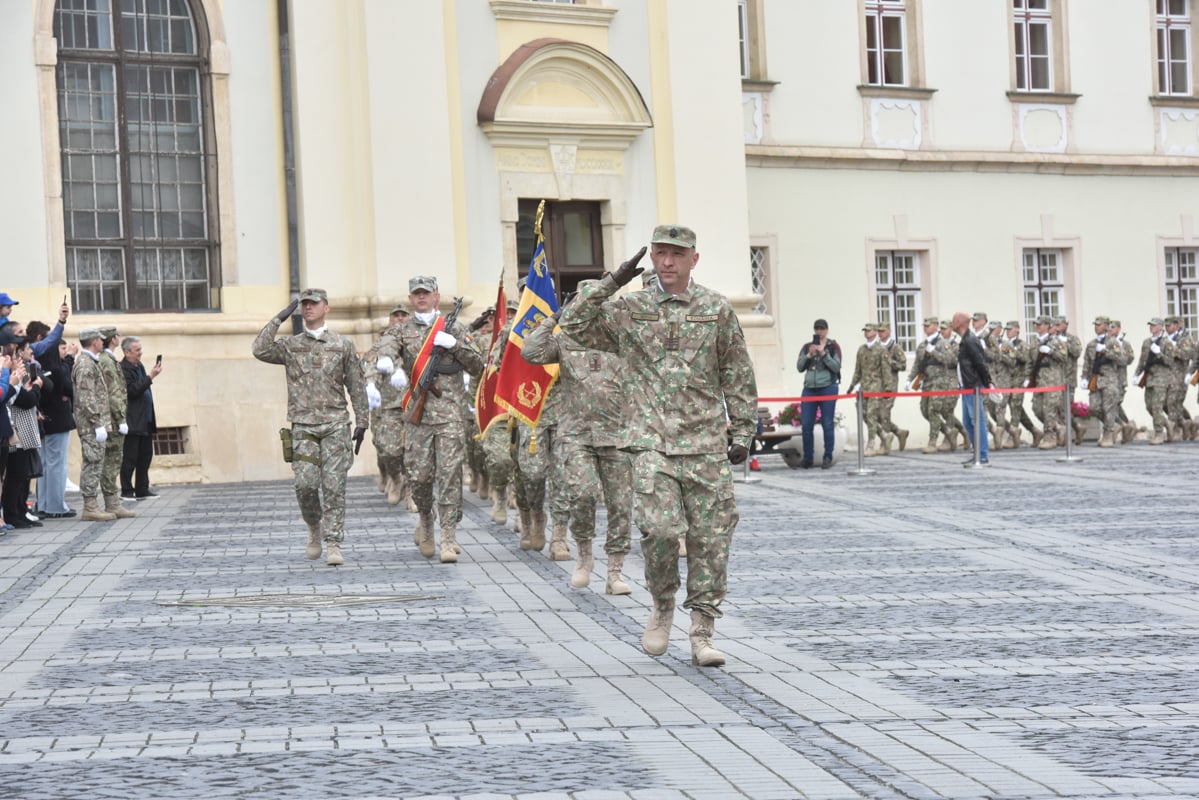 Spitalul Militar din Sibiu a primit Drapelul de Luptă, la 106 ani de la preluarea lui de către România. Deviza spitalului: „Sănătatea pacientului e legea supremă”
