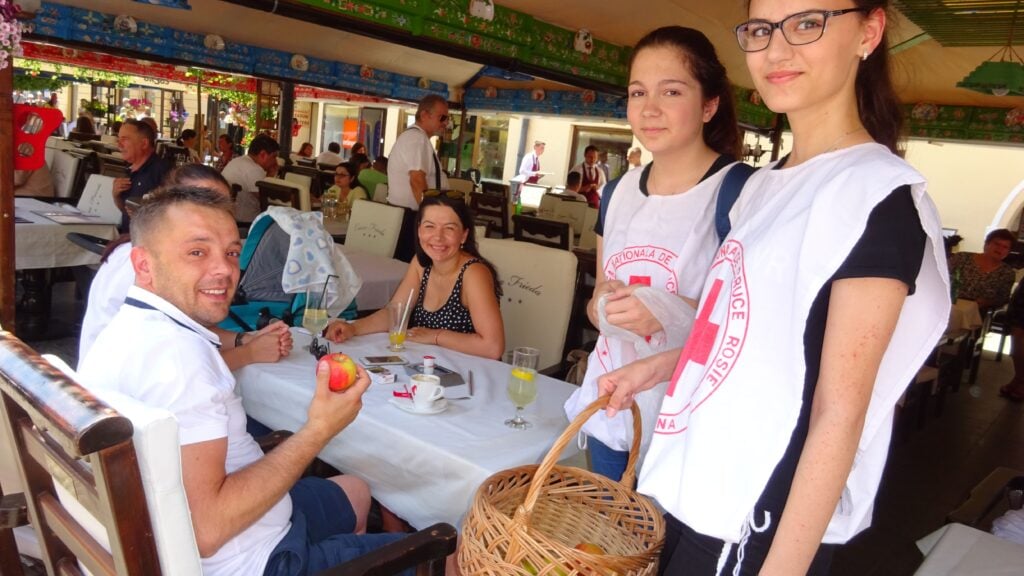 mars-crucea-rosie-mere-tigari-zwxm