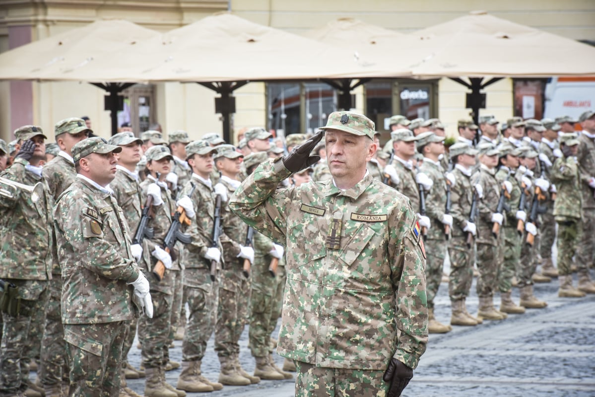 Spitalul Militar din Sibiu a primit Drapelul de Luptă, la 106 ani de la preluarea lui de către România. Deviza spitalului: „Sănătatea pacientului e legea supremă”
