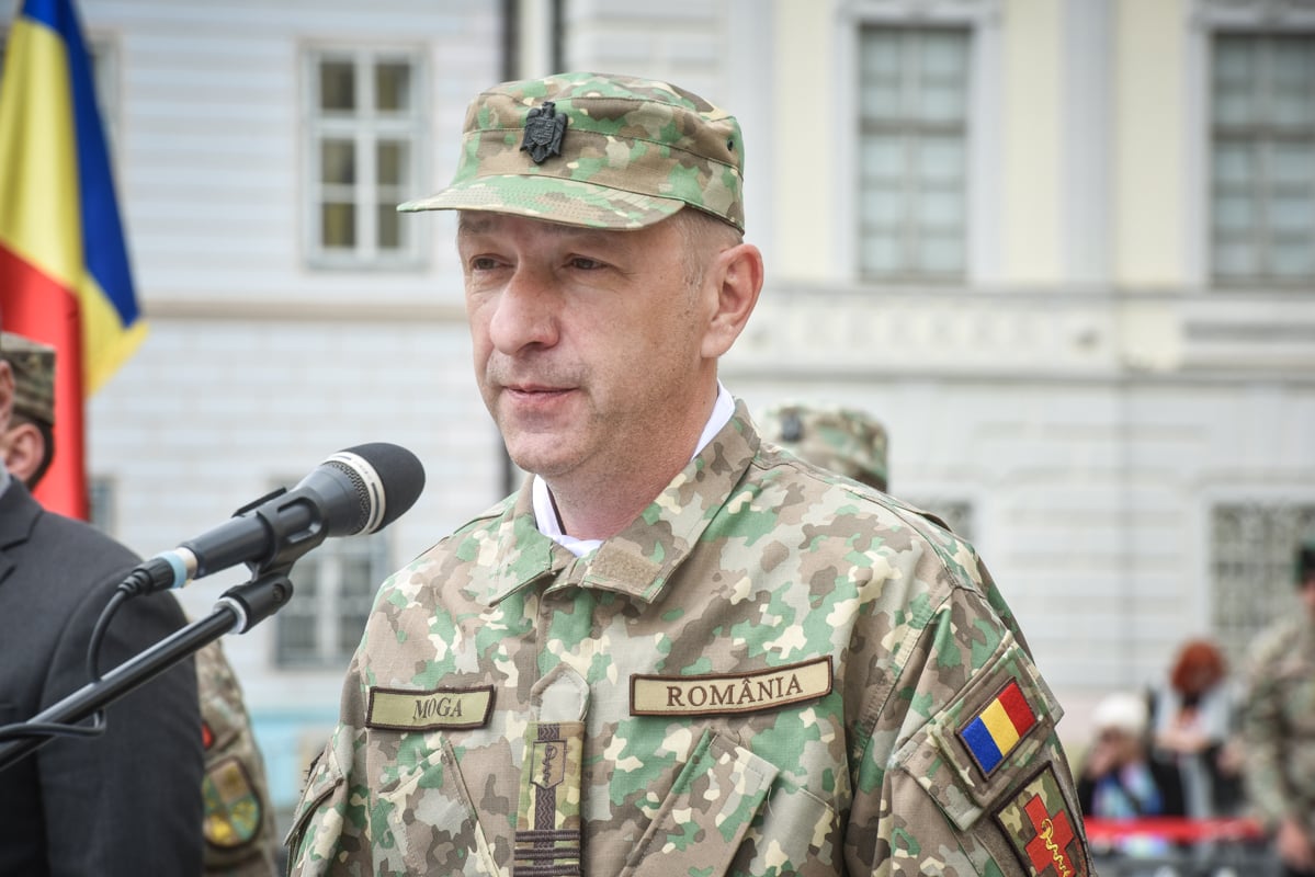 Spitalul Militar din Sibiu a primit Drapelul de Luptă, la 106 ani de la preluarea lui de către România. Deviza spitalului: „Sănătatea pacientului e legea supremă”