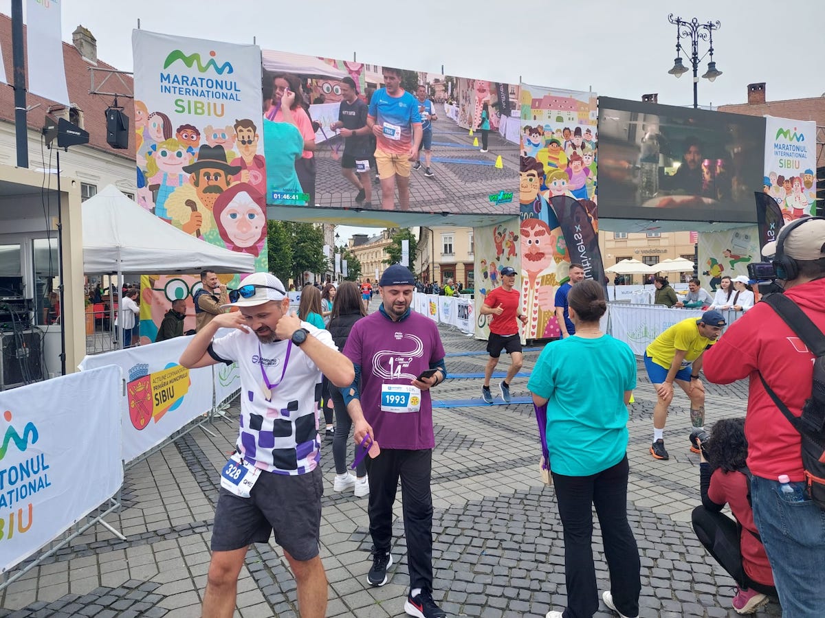Peste 10.000 de persoane aleargă la Maratonul Internațional Sibiu. Mihai, 13 ani „A fost greu, obositor, dar a meritat”