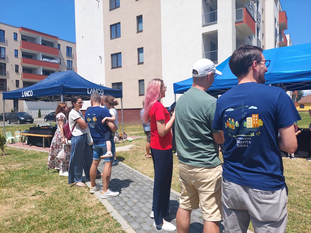 O stradă fără mașini și cu zeci de zâmbete. Prima „Zi a Vecinilor” în cartierul sibian Balanța Residence
