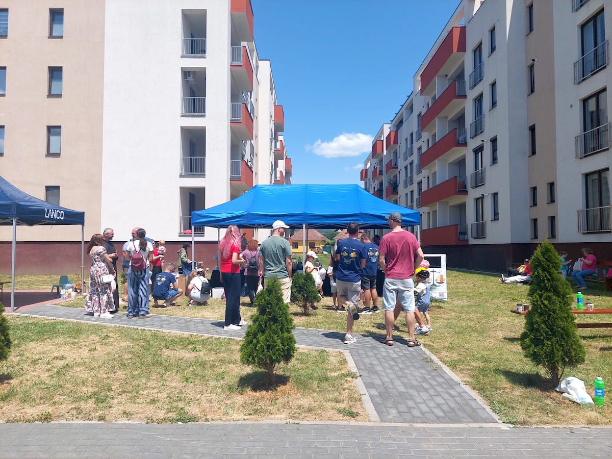 O stradă fără mașini și cu zeci de zâmbete. Prima „Zi a Vecinilor” în cartierul sibian Balanța Residence