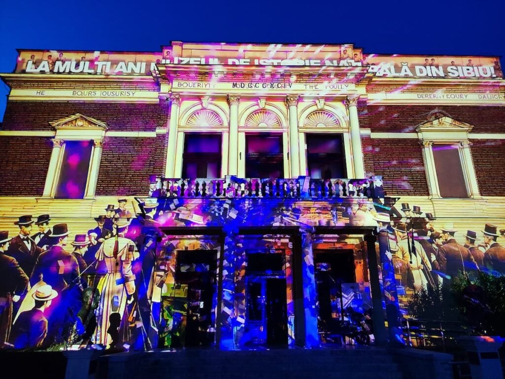 fits-muzeul-de-istorie-naturala-ue9n