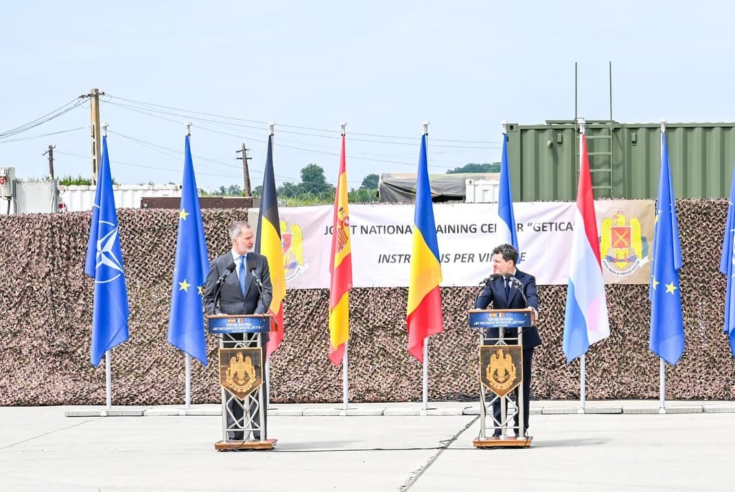 Actualizare. Nicușor Dan a ajuns la Sibiu cu un avion Spartan. Vizită la Cincu, împreună cu Regele Felipe al VI-lea