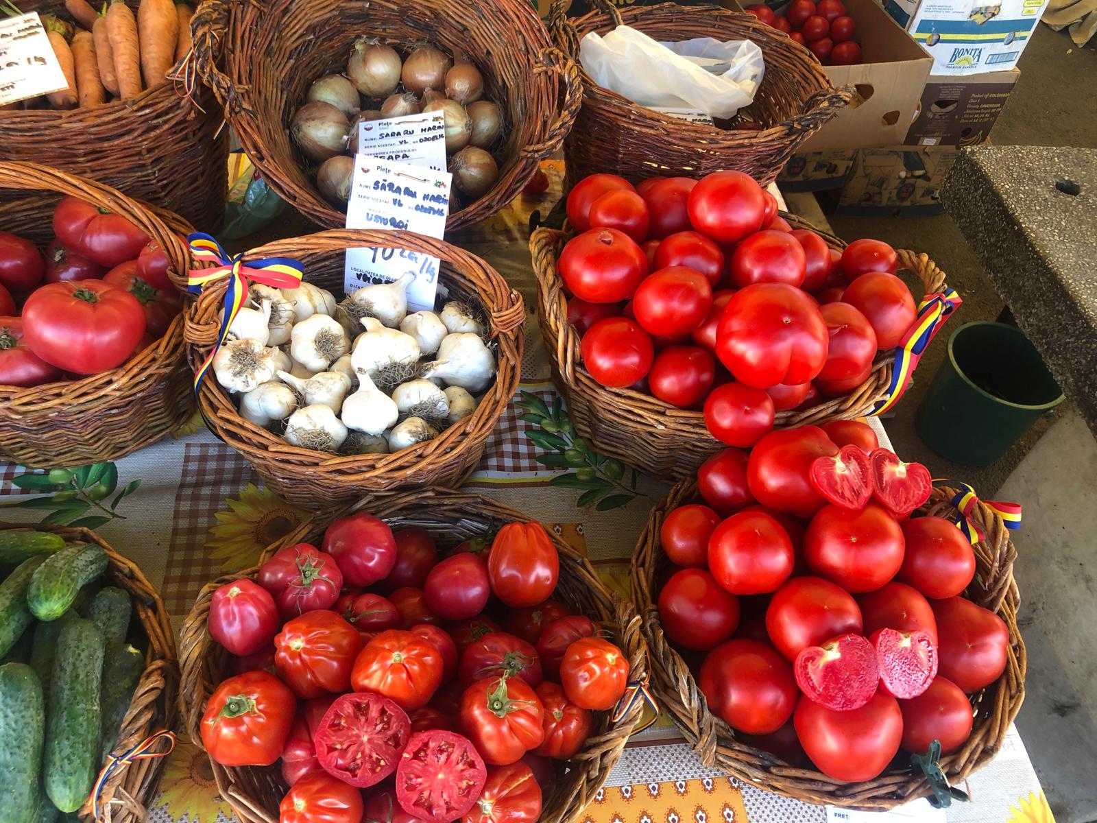 „Vânzările s-au dublat. Clienții au luat probe și le-au dus la laborator ca să se convingă”. Efectul dispozitivului care testează nivelul de pesticide din marfa comerciantei Ana din Piața Cibin