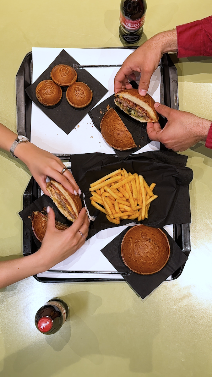 Se deschide ZYRO Burgers în Promenada Mall. Desert gratuit în weekendul de deschidere!