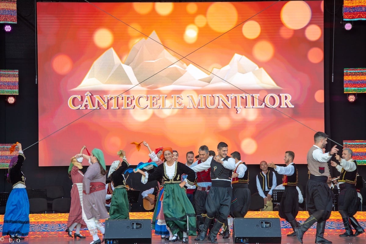 Sibiul devine pentru câteva zile capitală a folclorului internațional, în cadrul Festivalului CÂNTECELE MUNȚILOR
