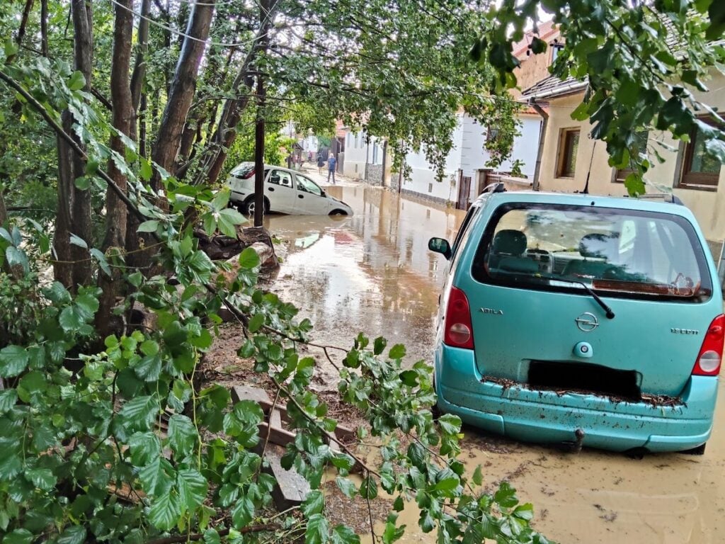 masini-inundate-cisnadioara-kc3a