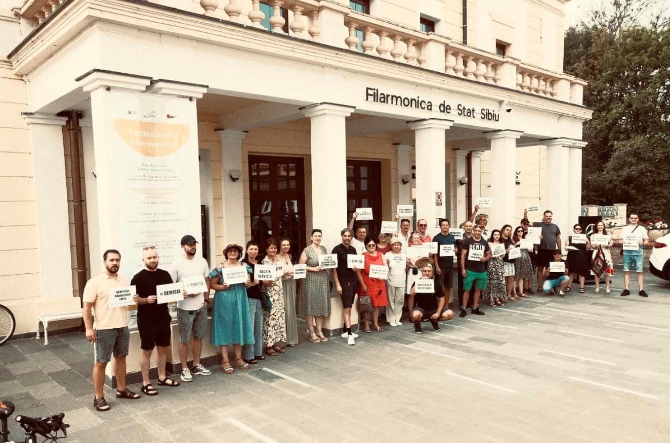 protest-filarmonica-de-stat-sibiu-yjd2