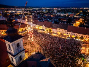 Piața Mare a Sibiului este principalul loc de organizare a evenimentelor din oraș. Foto: FITS / Nicolae Gligor
