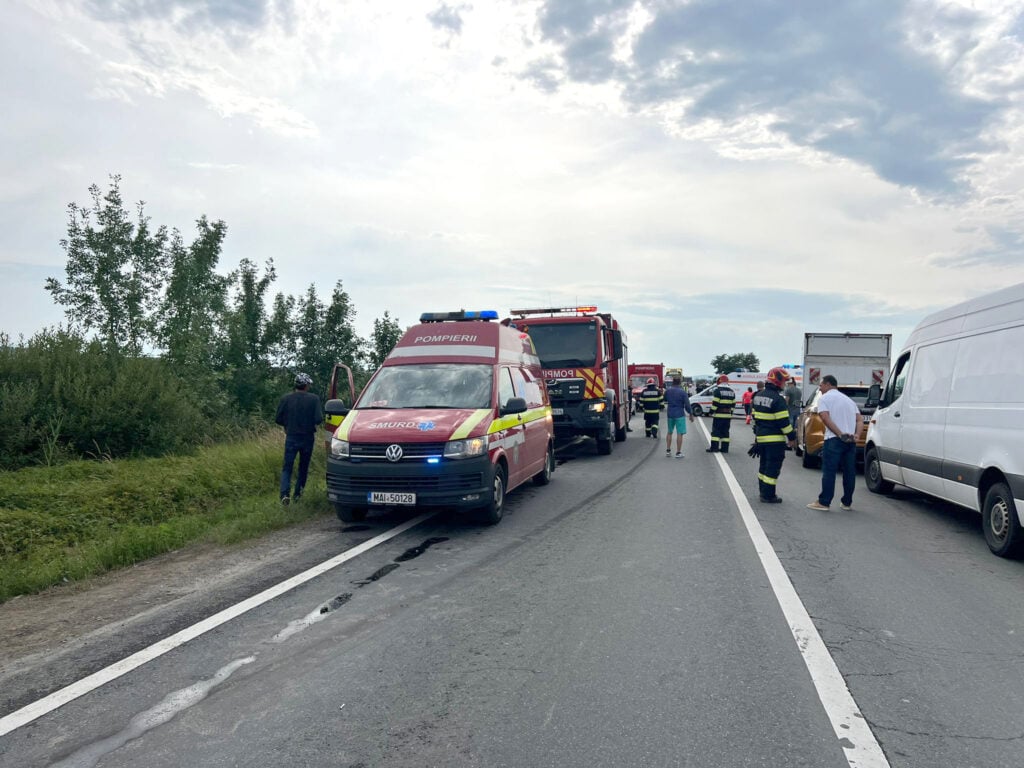 accident-dn-1-smurd-pompieri-isu-foto-isu-4-sz4b