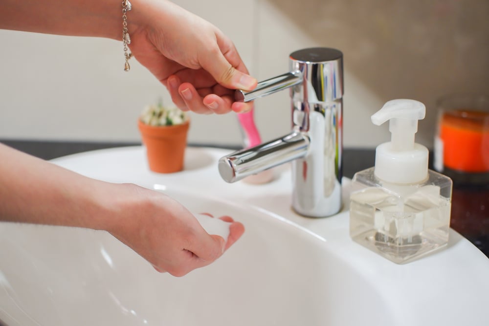 apa-robinet-foto-depositphotos-380551848-s-qwte