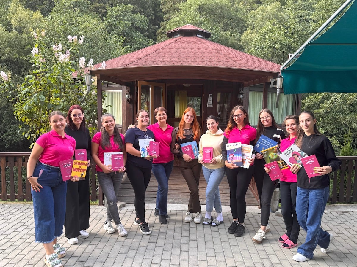 Zece învățătoare debutante au descoperit la Sadu cum să transforme lecțiile în experiențe vii. Tabăra Învățătorilor Debutanți a ajuns la a doua edfiție