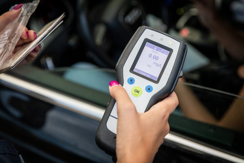 alcoolemie-politie-politist-testare-etilotest-foto-ipj-1-qvgn