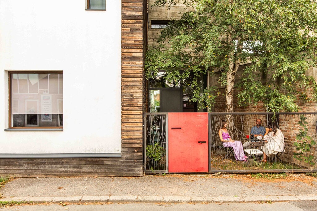 case-deschise-birou-de-arhitectura-sic-design-credit-foto-gabriel-bogdan-w9lm