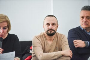 Horațiu Cojocaru (foto centru). Arhiva turnulsfatului.ro