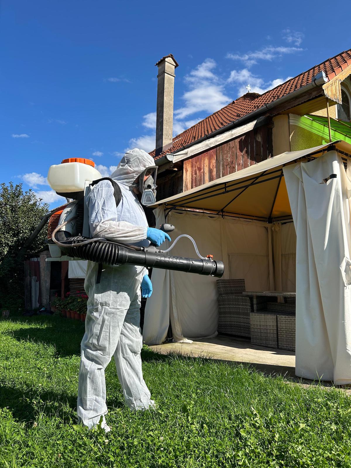 Susținut de familie, un inginer din Sibiu și-a deschis firmă de deratizare, dezinsecție și dezinfecție: Cel mai important este să ai seriozitate, răbdare și curaj
