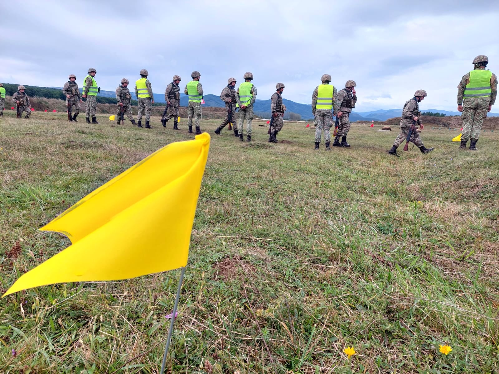 Ministrul Apărării, prezent la exercițiul de mobilizare de la Sibiu. Au început tragerile în Poligonul Poplaca